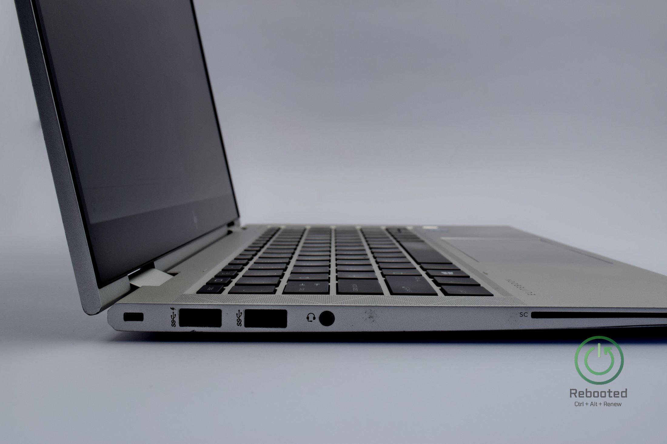 HP EliteBook x360 G8 product photo with Intel Core i7-1185G7, 16 GB DDR4, view 2