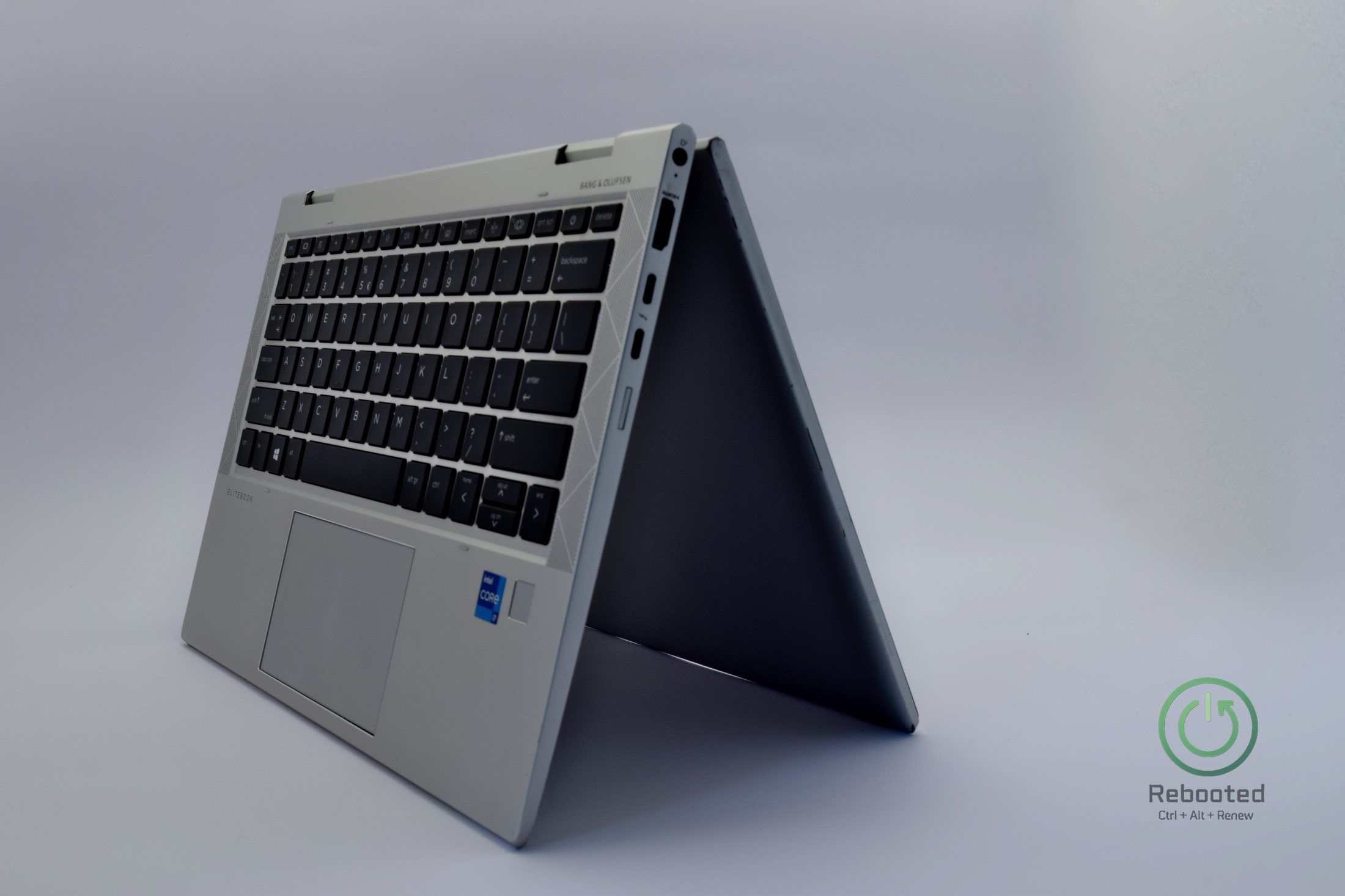 HP EliteBook x360 G8 product photo with Intel Core i7-1185G7, 16 GB DDR4, view 5