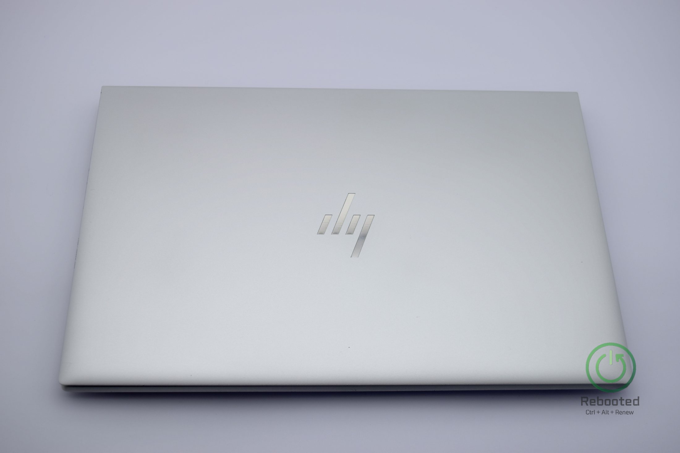 HP EliteBook 830 G8 product photo with Intel Core i7-1185G7, 16 GB DDR4, view 3