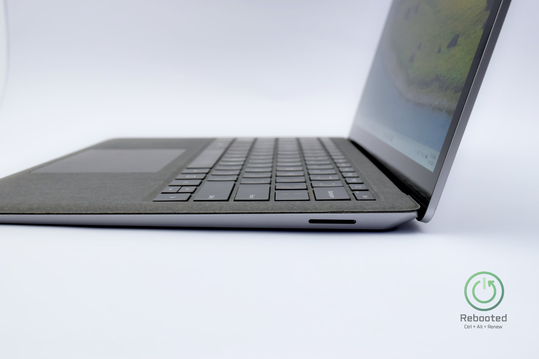 Microsoft Surface Laptop 4 product photo with Intel Core i5-1145G7, 8 GB DDR4, view 4